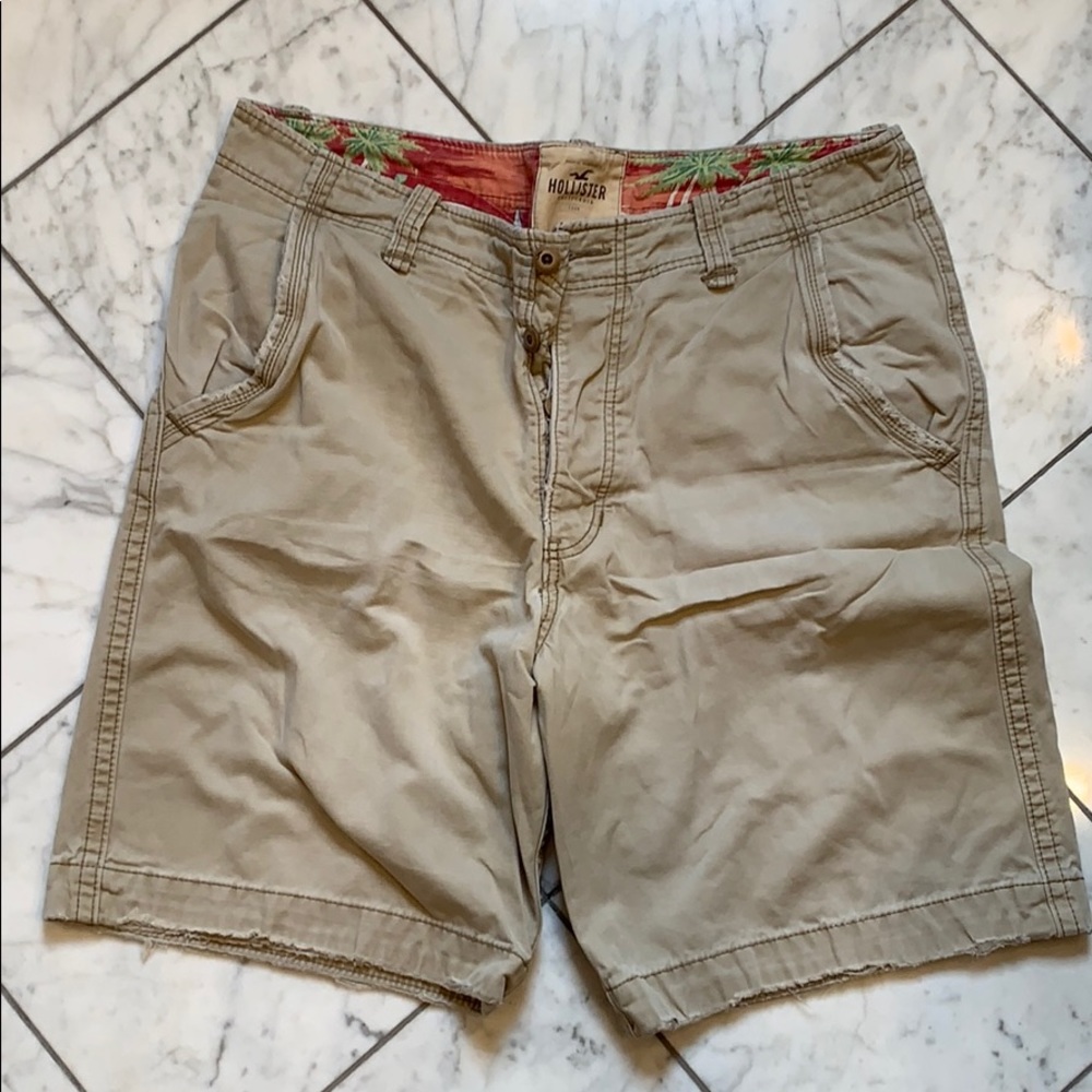 Hollister khaki shorts